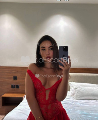 Photo escort girl Karolina: the best escort service