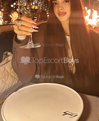 Photo escort girl ASUMAN: the best escort service