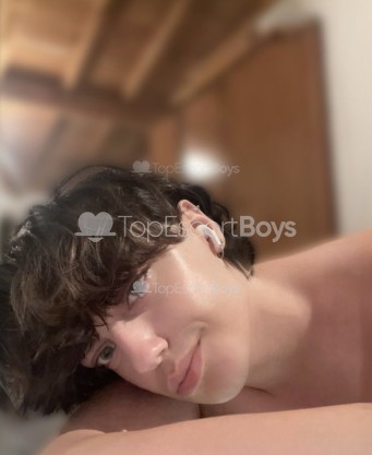 Photo escort girl Ari: the best escort service