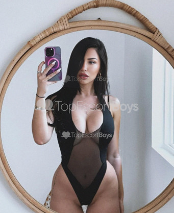 Photo escort girl Sarah: the best escort service