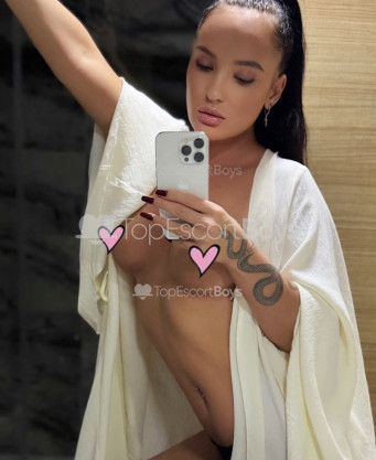 Photo escort girl DARCY LUX: the best escort service