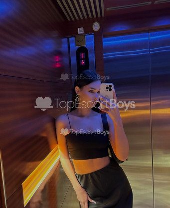 Photo escort girl Adelina: the best escort service