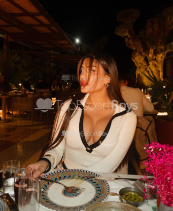 Photo escort girl Damla: the best escort service