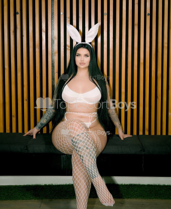 Photo escort girl Arina: the best escort service