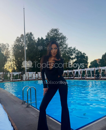 Photo escort girl Azalea: the best escort service