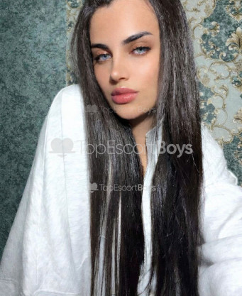 Photo escort girl Arya: the best escort service