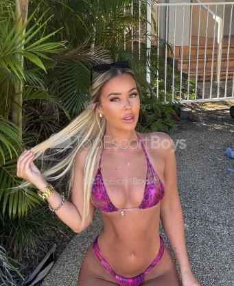 Photo escort girl Isa: the best escort service