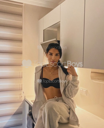 Photo escort girl Amina: the best escort service