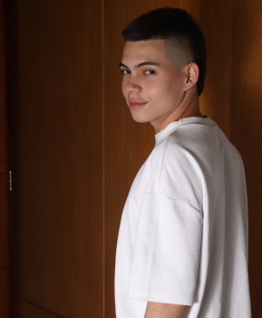 Oliver Thompson 