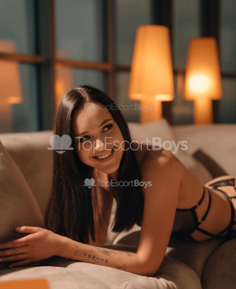 Photo escort girl Poly: the best escort service