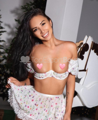 Photo escort girl EMMA LUX: the best escort service