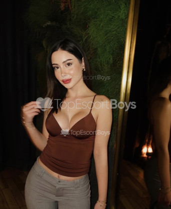 Photo escort girl Alara: the best escort service